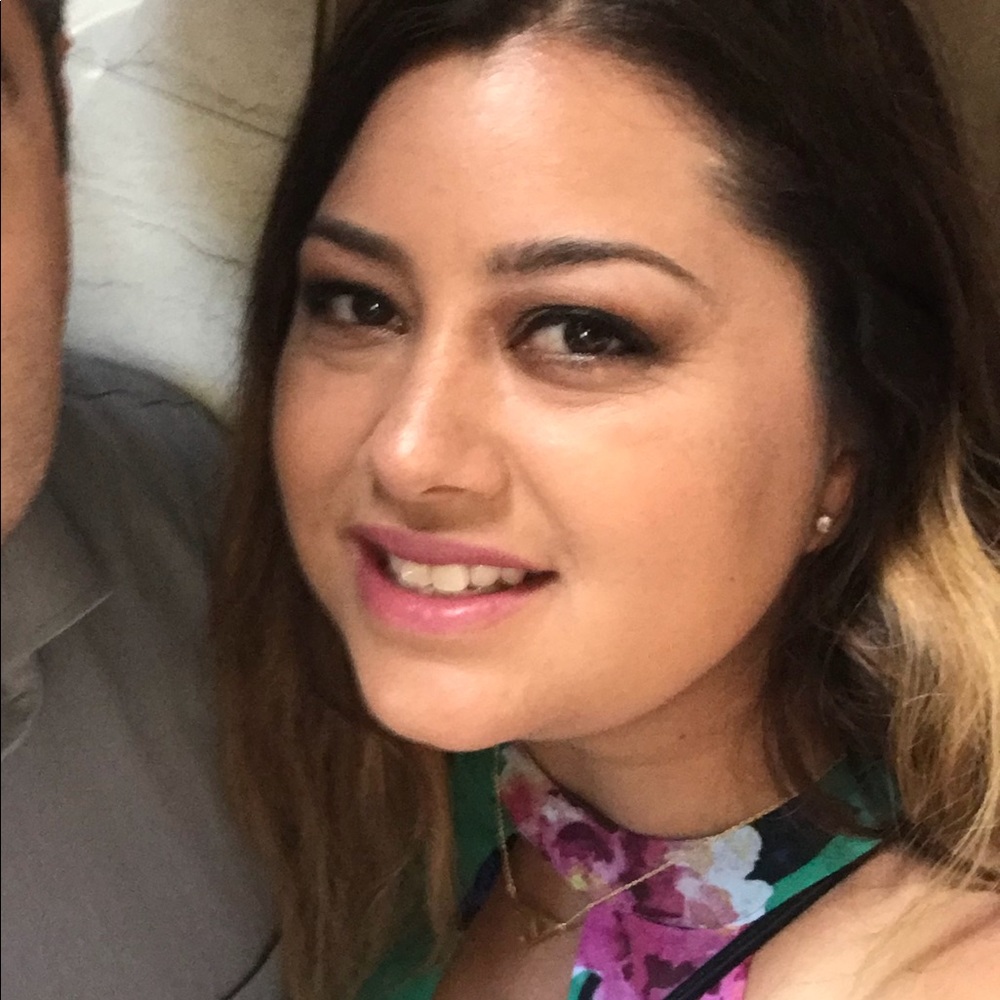 Meet your Posher, Alicia